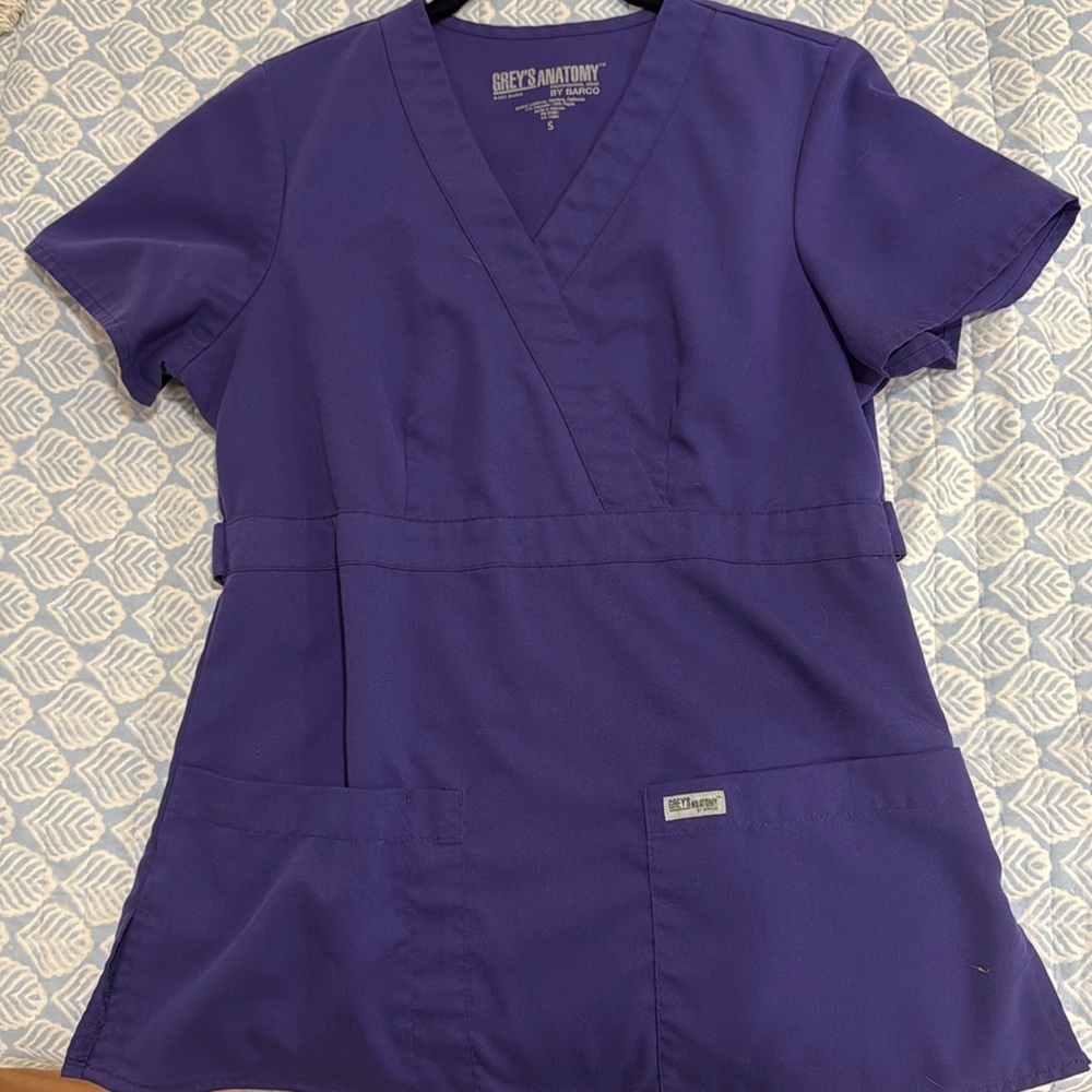 Grey’s Anatomy Purple scrub top size small